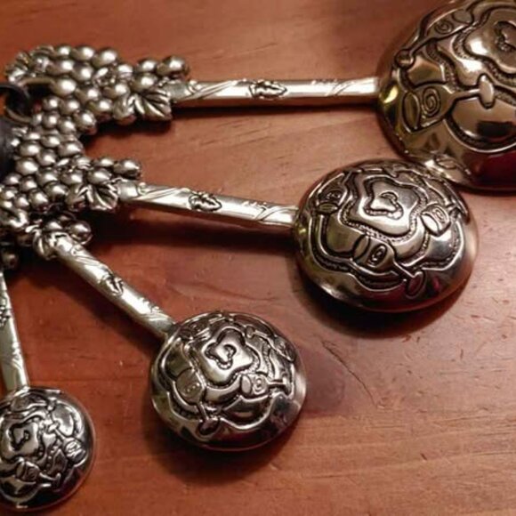 Stunning Measuring Spoons Wine & Grapes Design Very Decorative - Picture 4 of 7